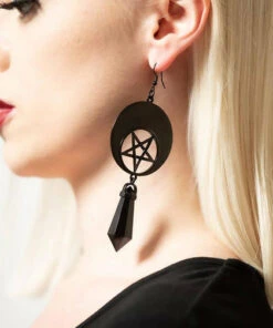 Outlet ⌛ KILLSTAR The Moon Crescent | CHARM EARRINGS ❤️ -Halloween Item Store killstar crescent charm earrings 3 021d8e06 621a 4f56 91e4 aee2b830b946 700x700